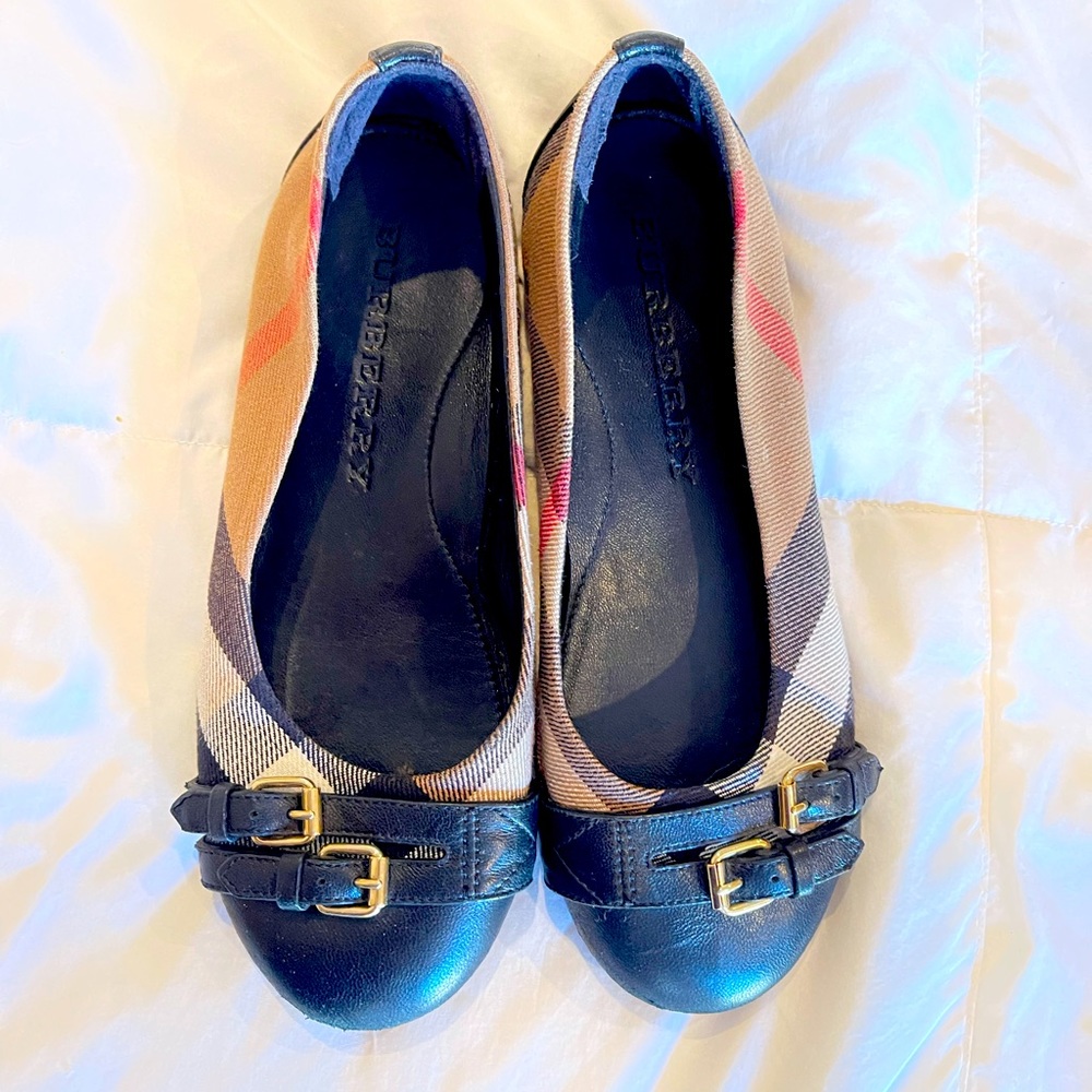 Burberry Kids shoes for girls size 32 European